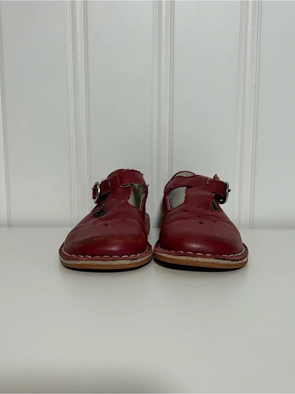 L’amour Classic Kids Mary Jane Shoe in Red